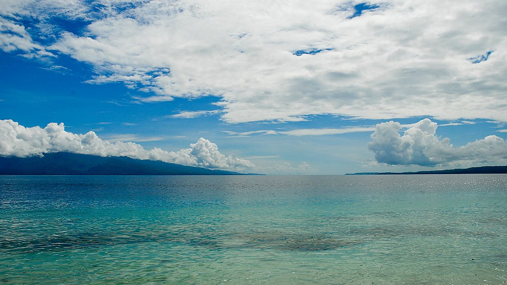 18102012_PAS6974-72.jpg - Ceram, Haruku en Saparua vanuit Ambon